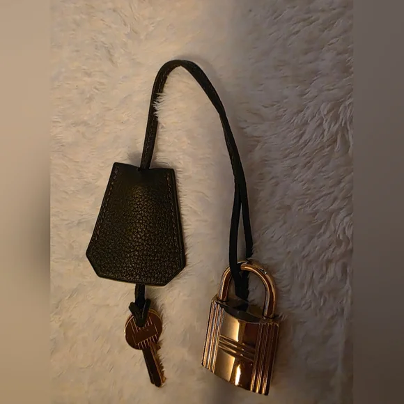 Hermès Authentic Gold Padlock & Key Set with Black Leather Clochette – Lock #8 - Picture 5 of 5